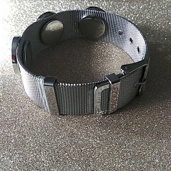Metal Snap Bracelet - Picture 2 of 5